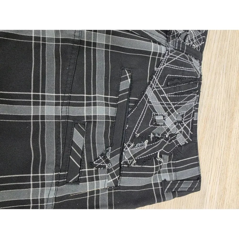 Y2K Quiksilver Men’s Black/Gray Plaid Chino Shorts Flat Pockets Applied Logo 34